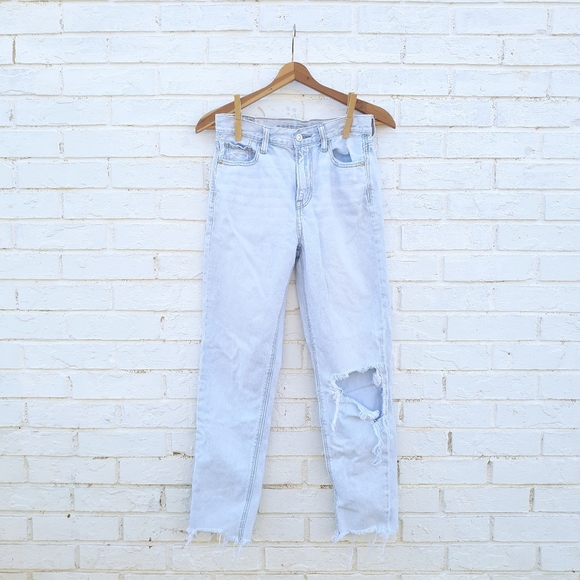 American Eagle Mom Jeans Lightwash size 0 - Picture 2 of 8